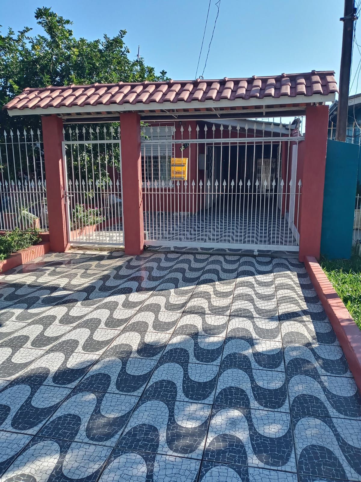 Casa 2 dormitórios, 1 vaga coberta, bairro Parque Florido — foto 2