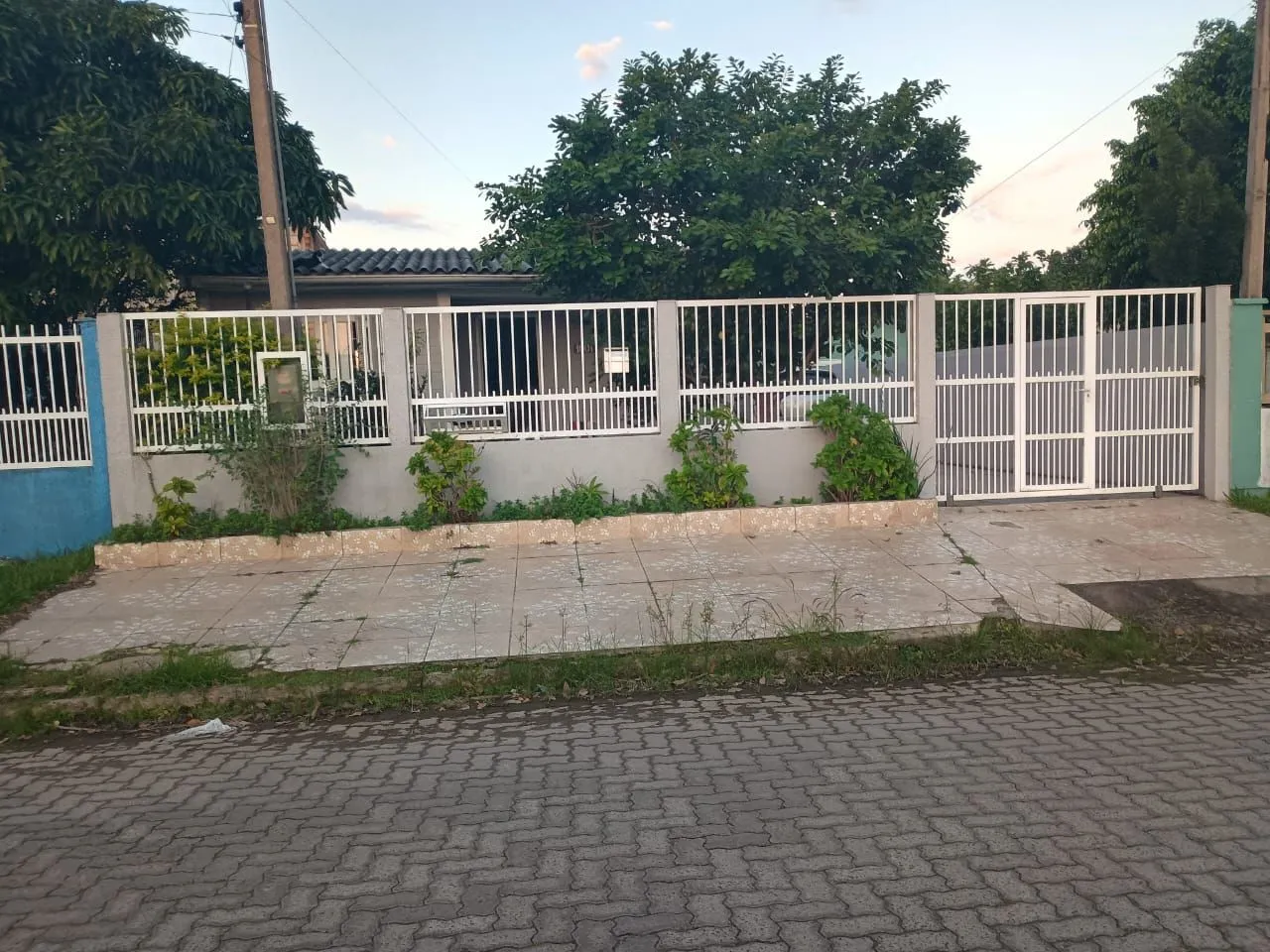 Casa 3 dormitórios, 1 suíte, 2 vagas