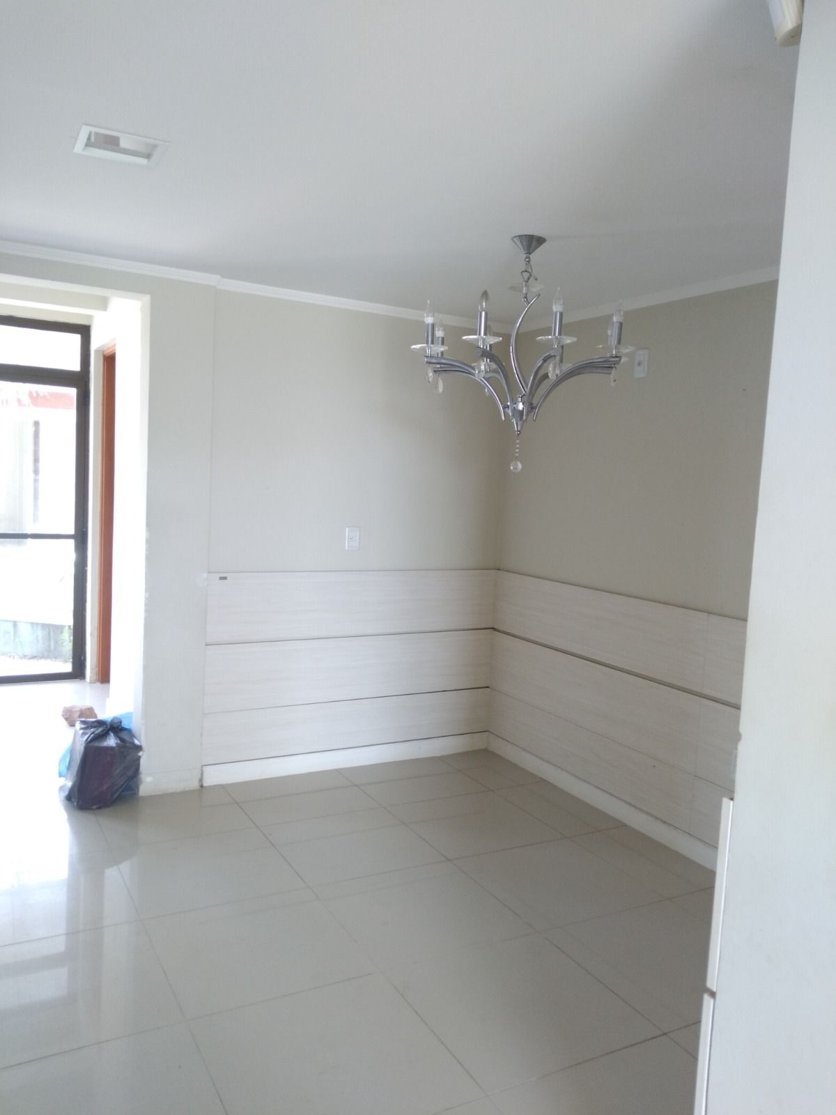 Casa triplex semi mobiliada, 3 dorms, 1 suíte, vaga de garagem, Bairro Dom Feliciano — foto 4
