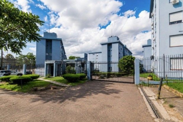 Apartamento, 2 dormitórios no bairro Azenha em Porto Alegre para Comprar