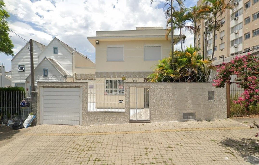 Casa à venda com 309m², 4 quartos, 1 suíte, 4 vagas no bairro Partenon em Porto Alegre