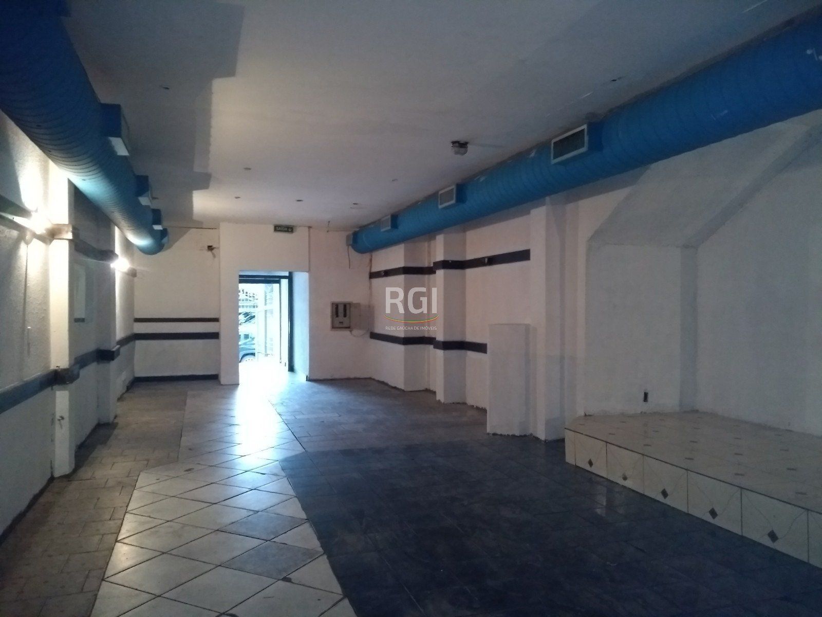 Loja-Salão à venda, 244m² - Foto 1