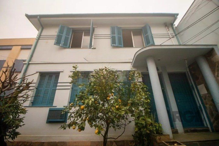Sobrado à venda com 4 quartos, 220m² - Foto 1