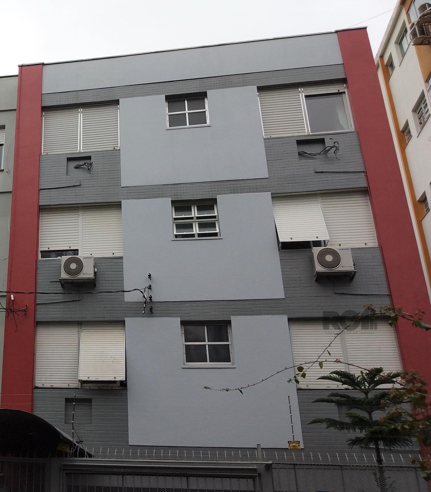 Apartamento à venda com 93m², 3 quartos, 1 suíte, 1 vaga no bairro Santana em Porto Alegre