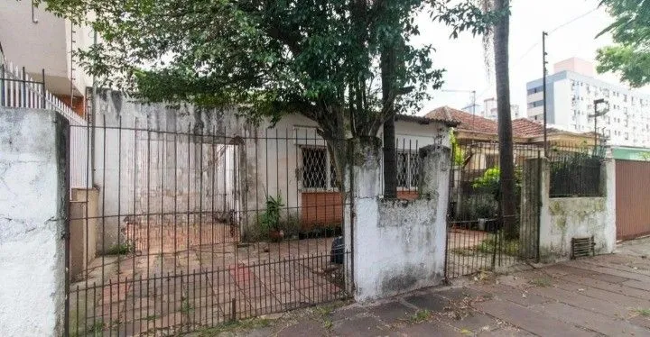 Casa 2 dormitórios no bairro Santana