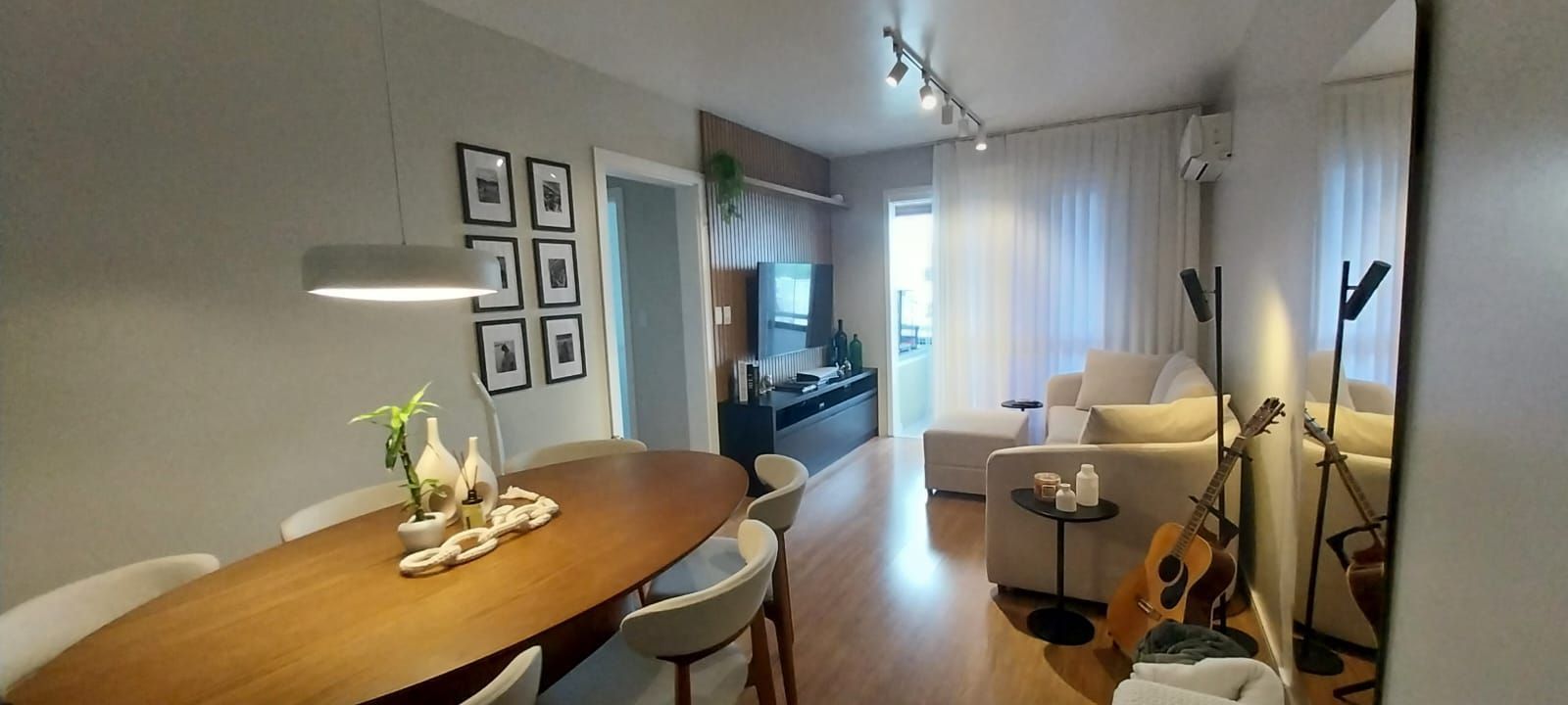 Apartamento de 2 dormitórios semi mobiliado com vaga no Bairro Santana