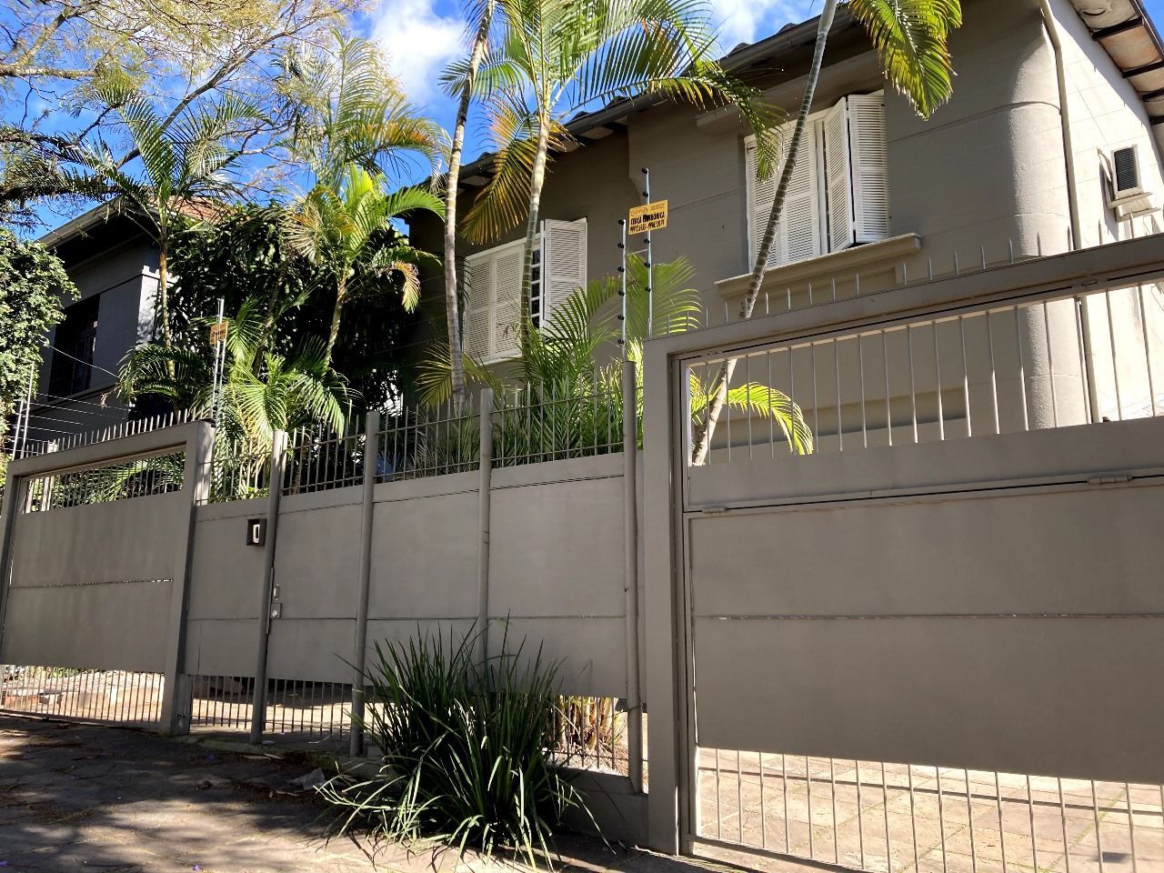 Casa, 3 dormitórios no bairro Mont Serrat em Porto Alegre para Comprar