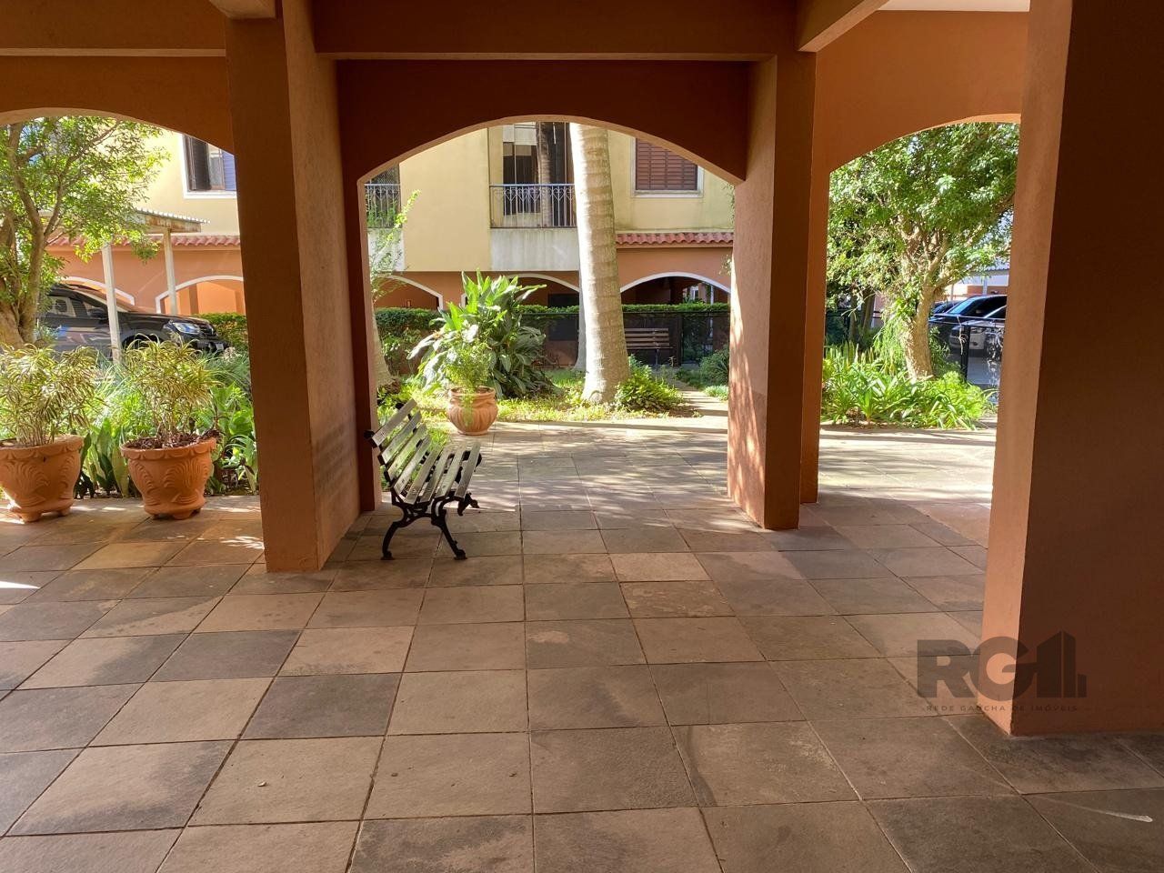 Apartamento à venda com 3 quartos, 67m² - Foto 2