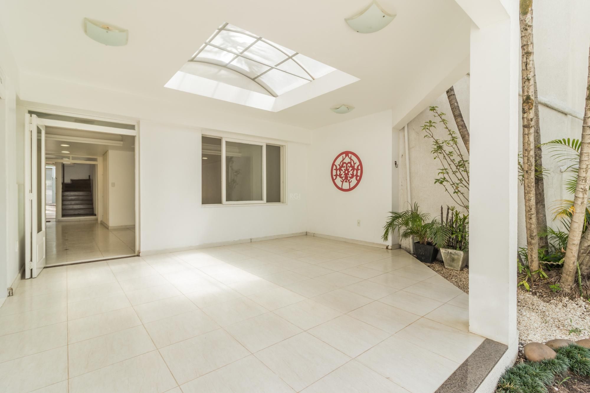 Casa à venda com 4 quartos, 250m² - Foto 10