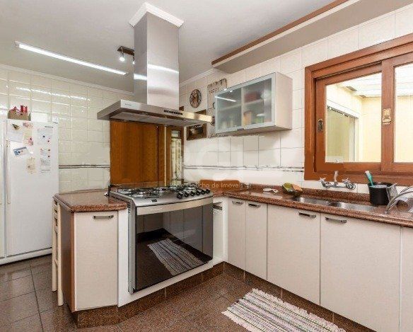 Casa à venda com 5 quartos, 250m² - Foto 6