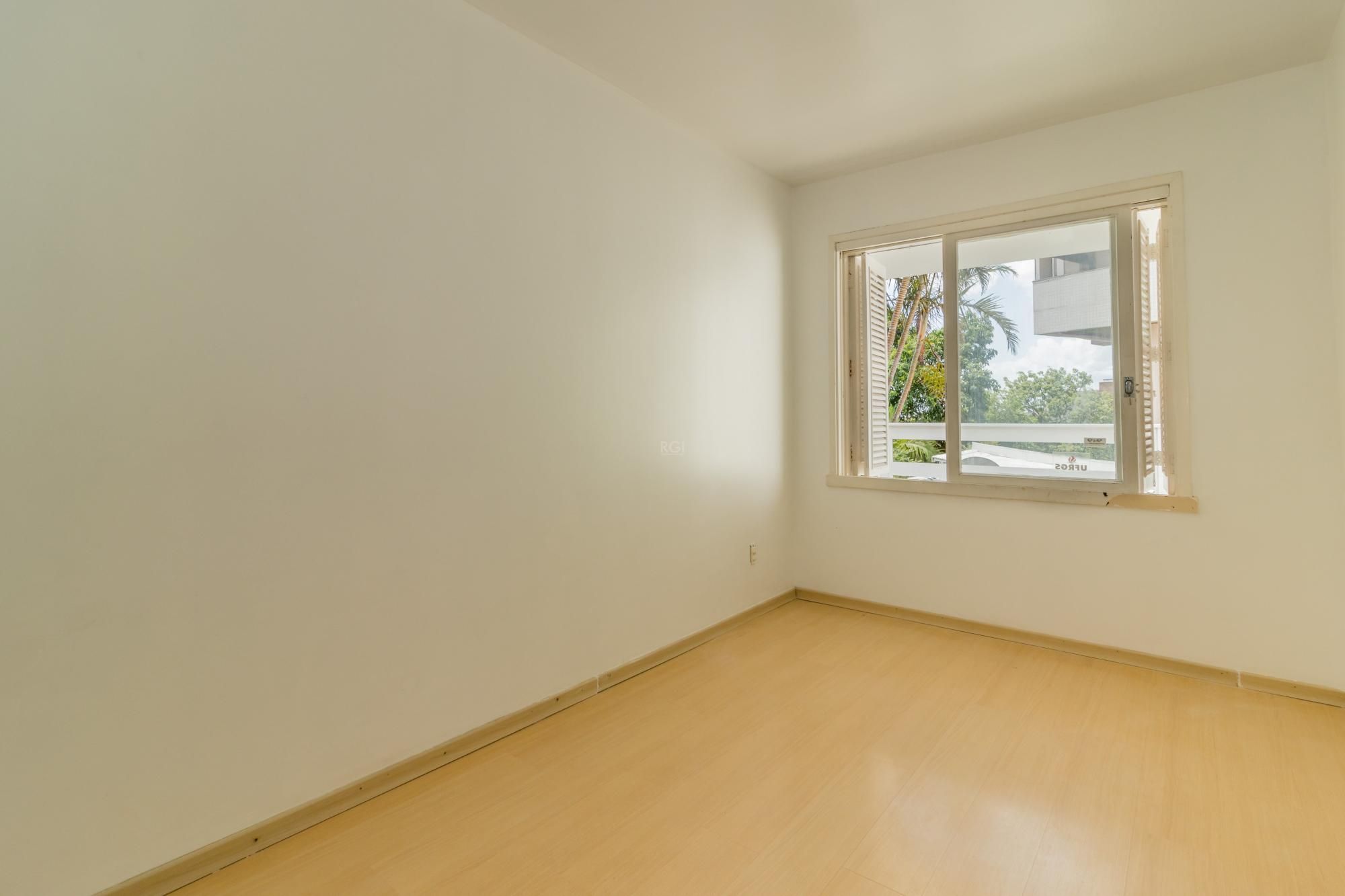 Casa à venda com 4 quartos, 250m² - Foto 18