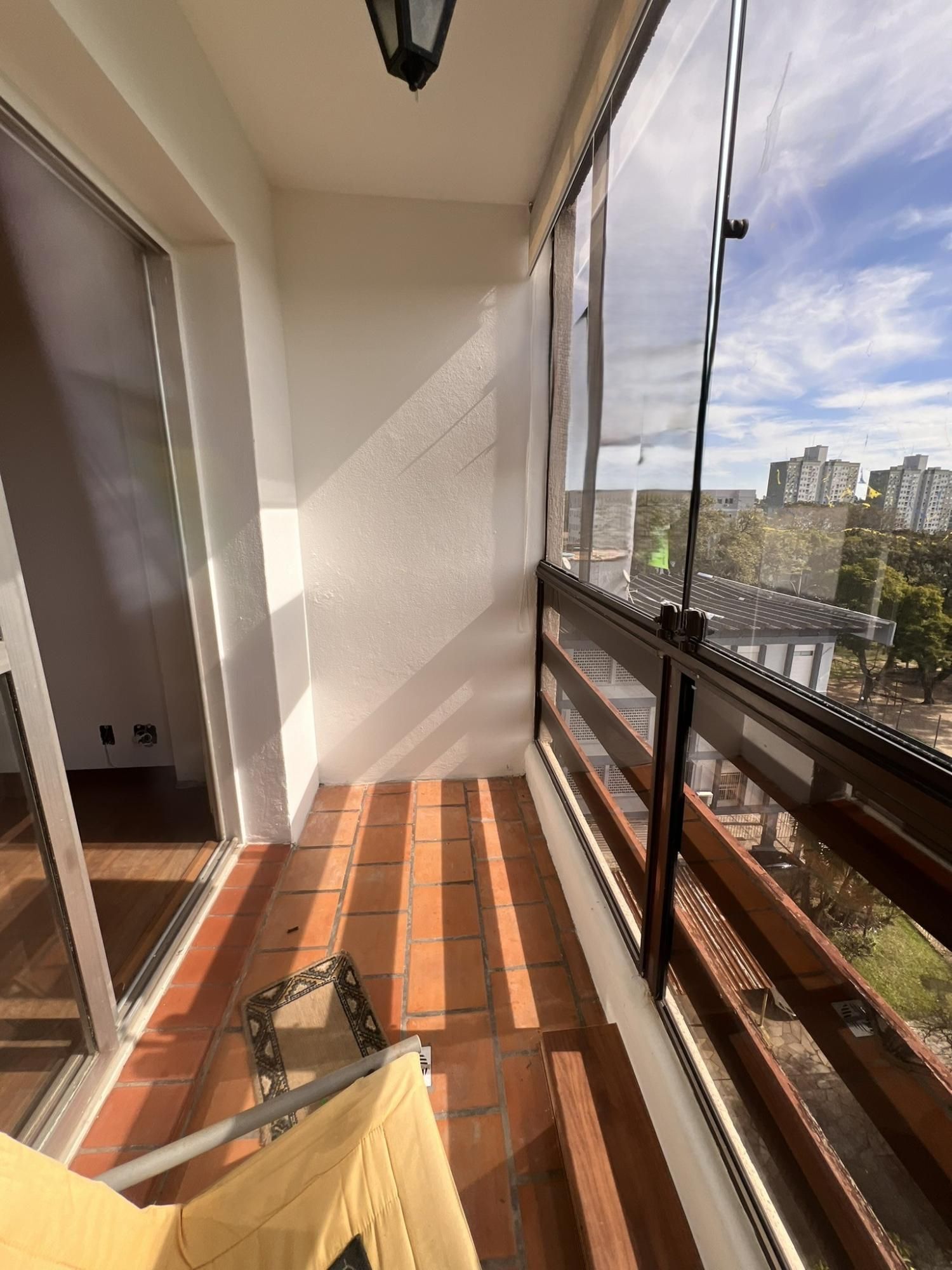 Apartamento à venda com 61m², 2 quartos, 1 vaga no bairro Partenon em Porto Alegre