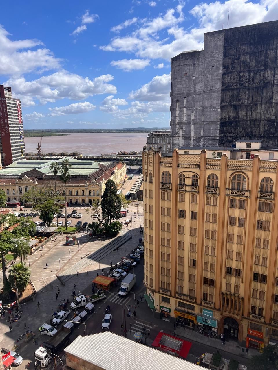 Sala Comercial, 2 dormitórios no bairro Centro Histórico em Porto Alegre para Comprar