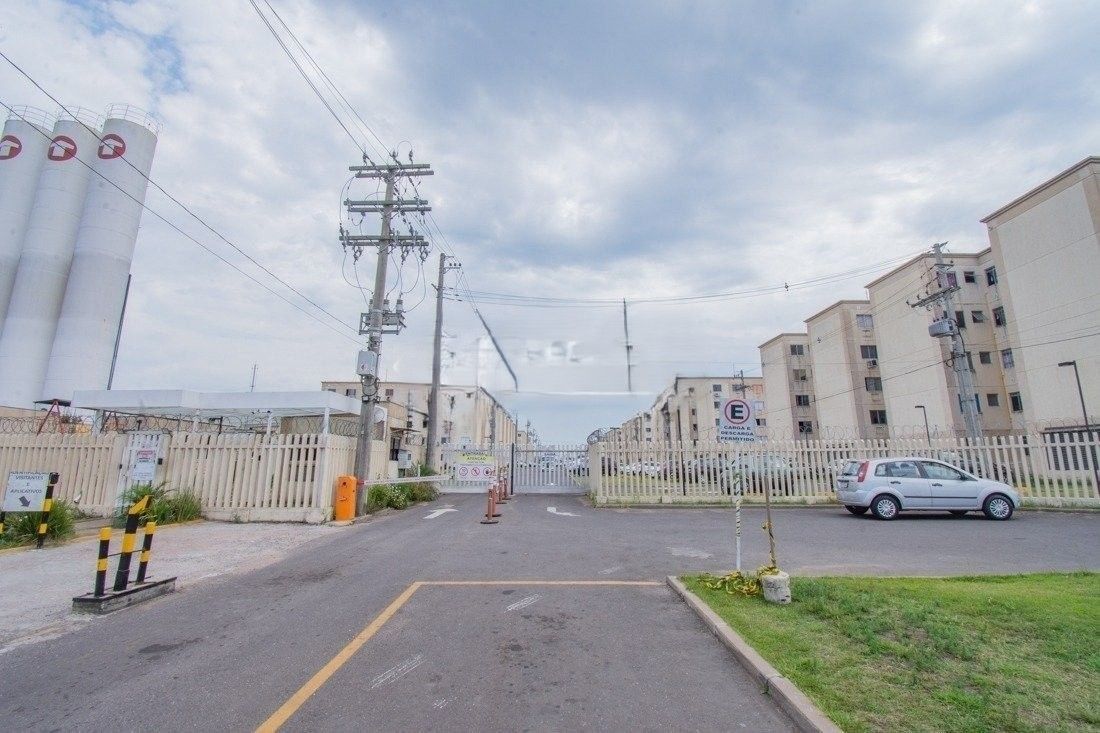 Apto 1 Dormitórios, Térreo, Sala, Cozinha, Banheiro, reformado e 01 vaga garagem