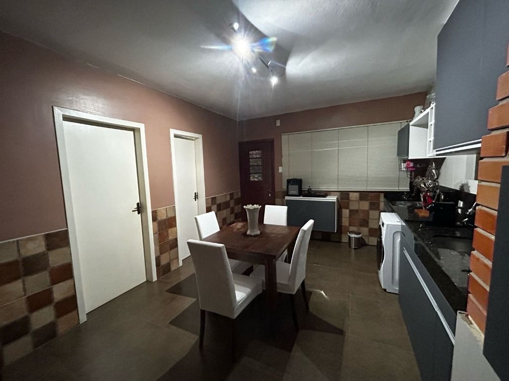 Casa à venda com 4 quartos, 136m² - Foto 35