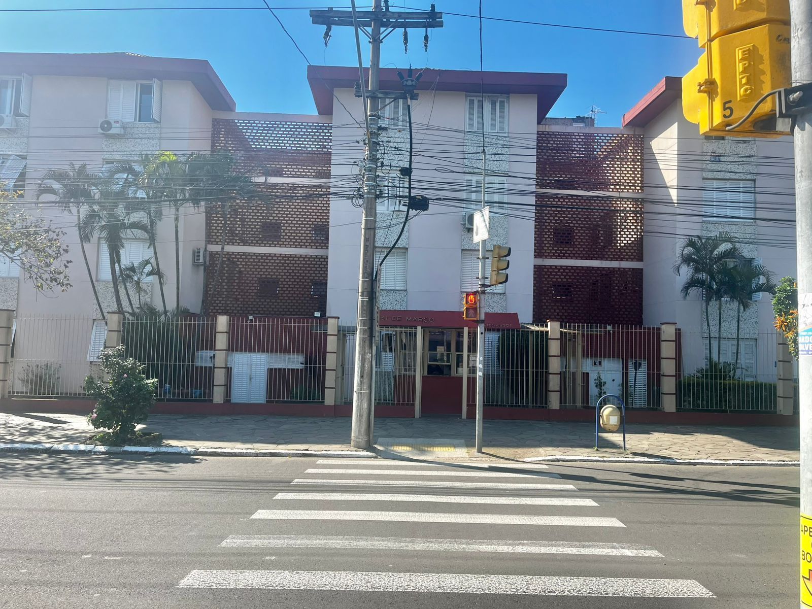 Apartamento à venda com 58m², 3 quartos, 1 vaga no bairro Passo d'Areia em Porto Alegre