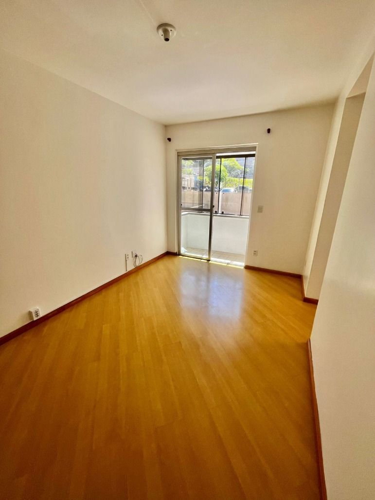 Apartamento à venda com 2 quartos, 52m² - Foto 4