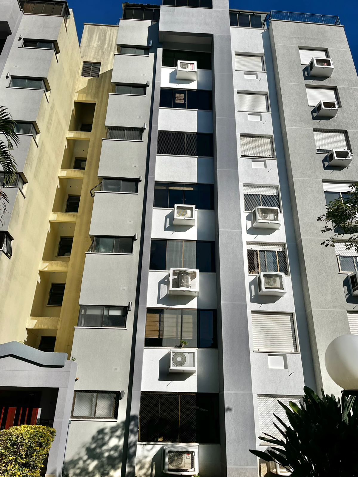Apartamento à venda com 3 quartos, 81m² - Foto 3