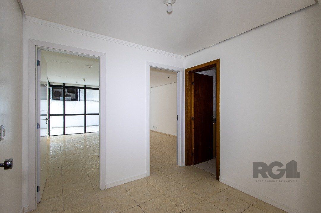 Sala Comercial à venda com 61m² no bairro Menino Deus em Porto Alegre