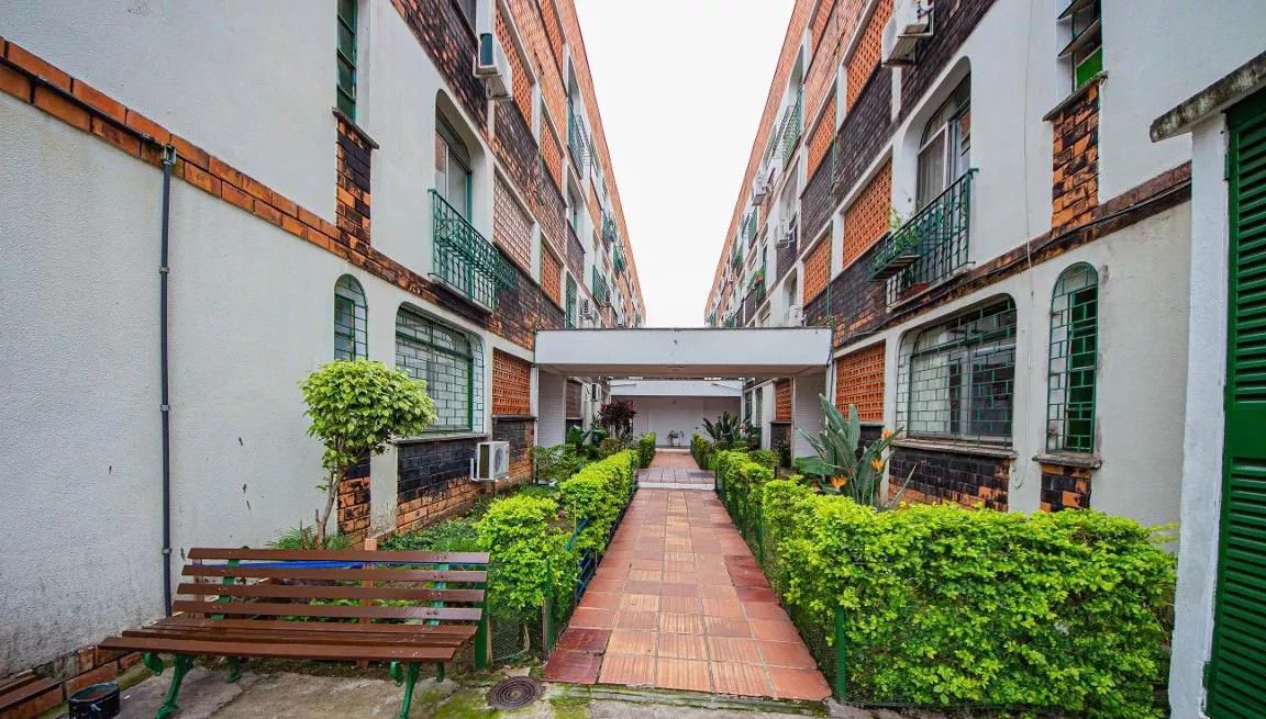 Apartamento à venda com 38m², 1 quarto no bairro Azenha em Porto Alegre