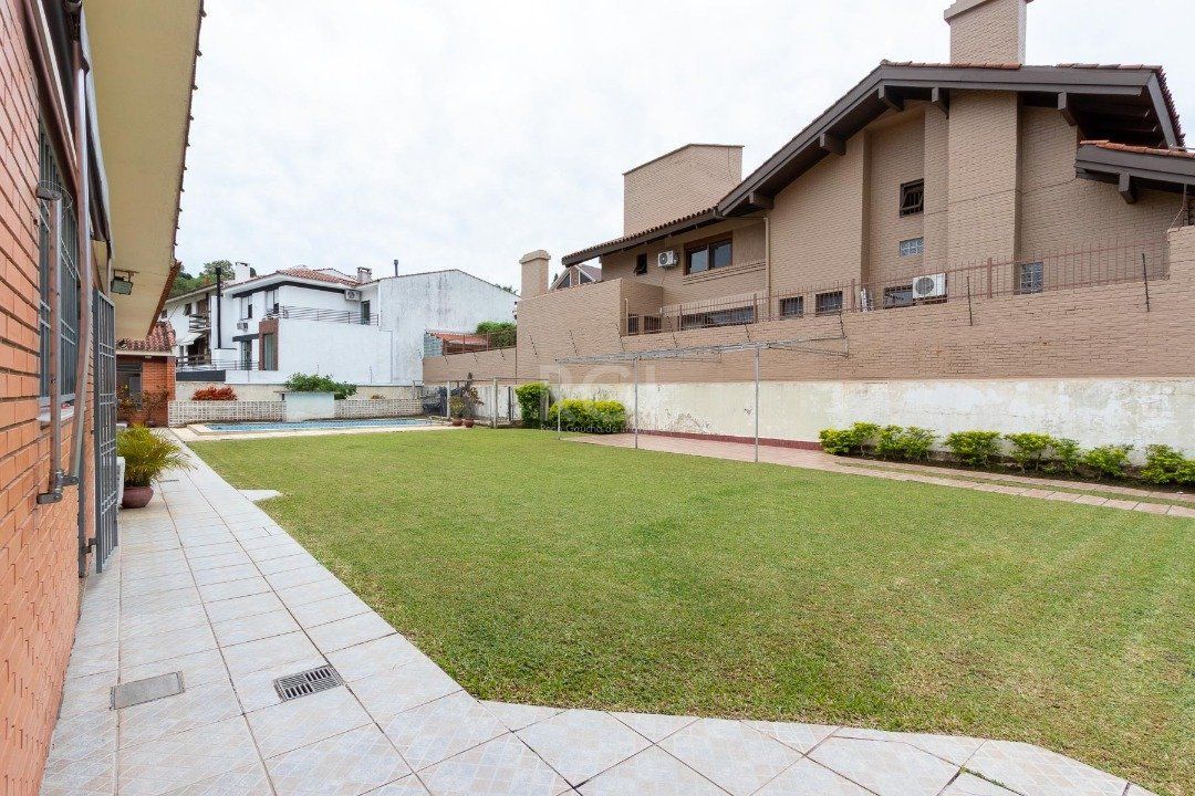 Casa, 4 quartos, 280 m² - Foto 35