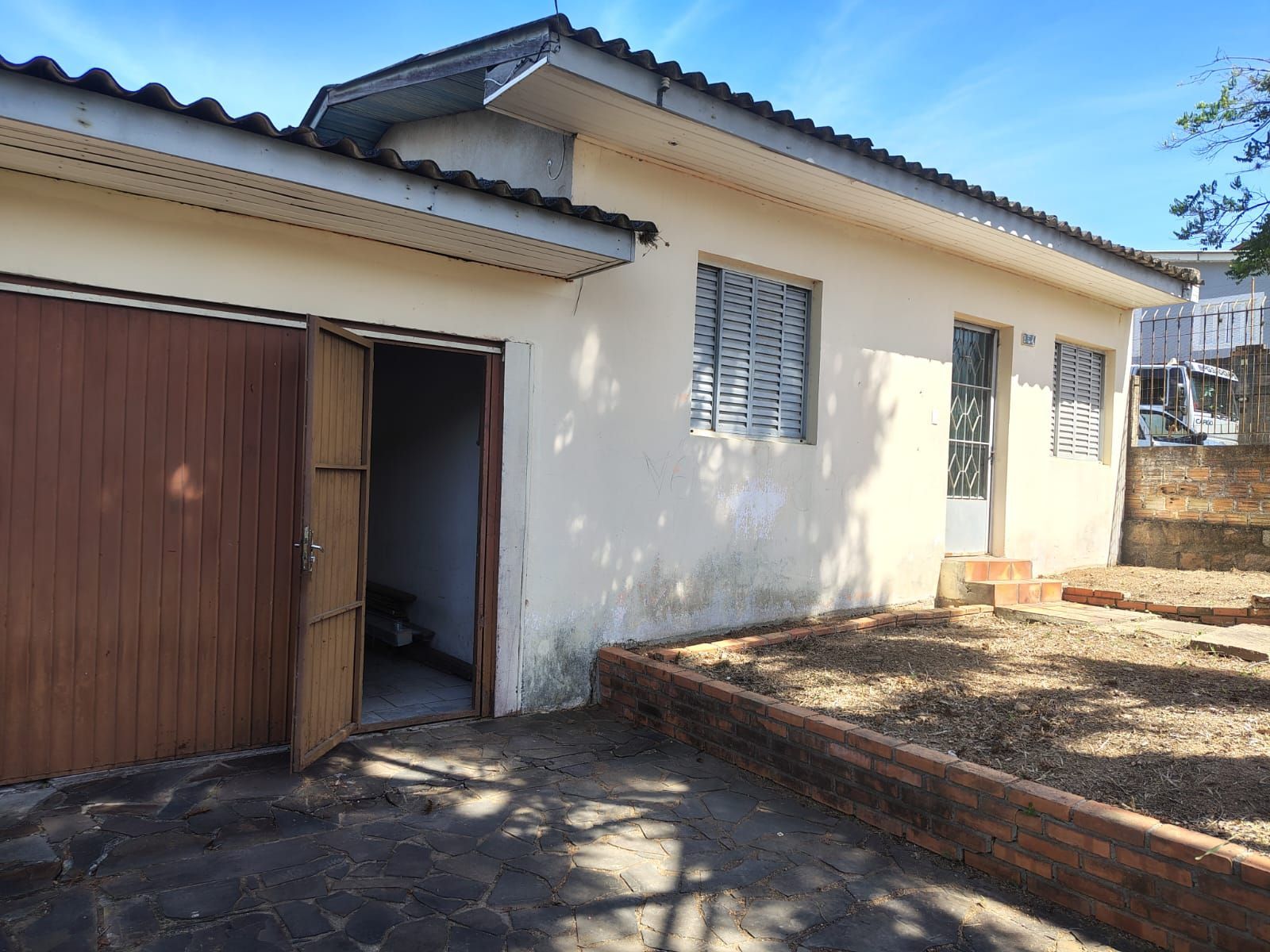 Casa térrea no bairro Vila Nova.