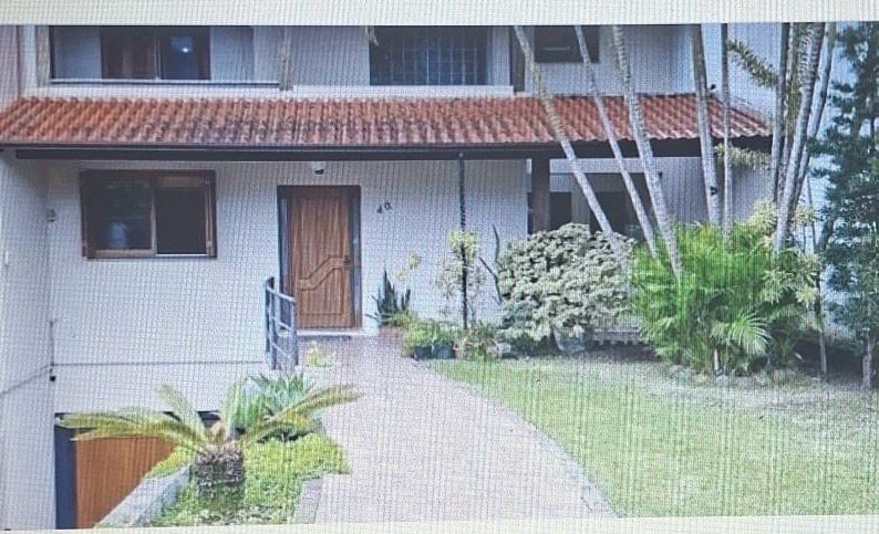 Casa à venda com 382m², 4 dormitórios e 2 vagas