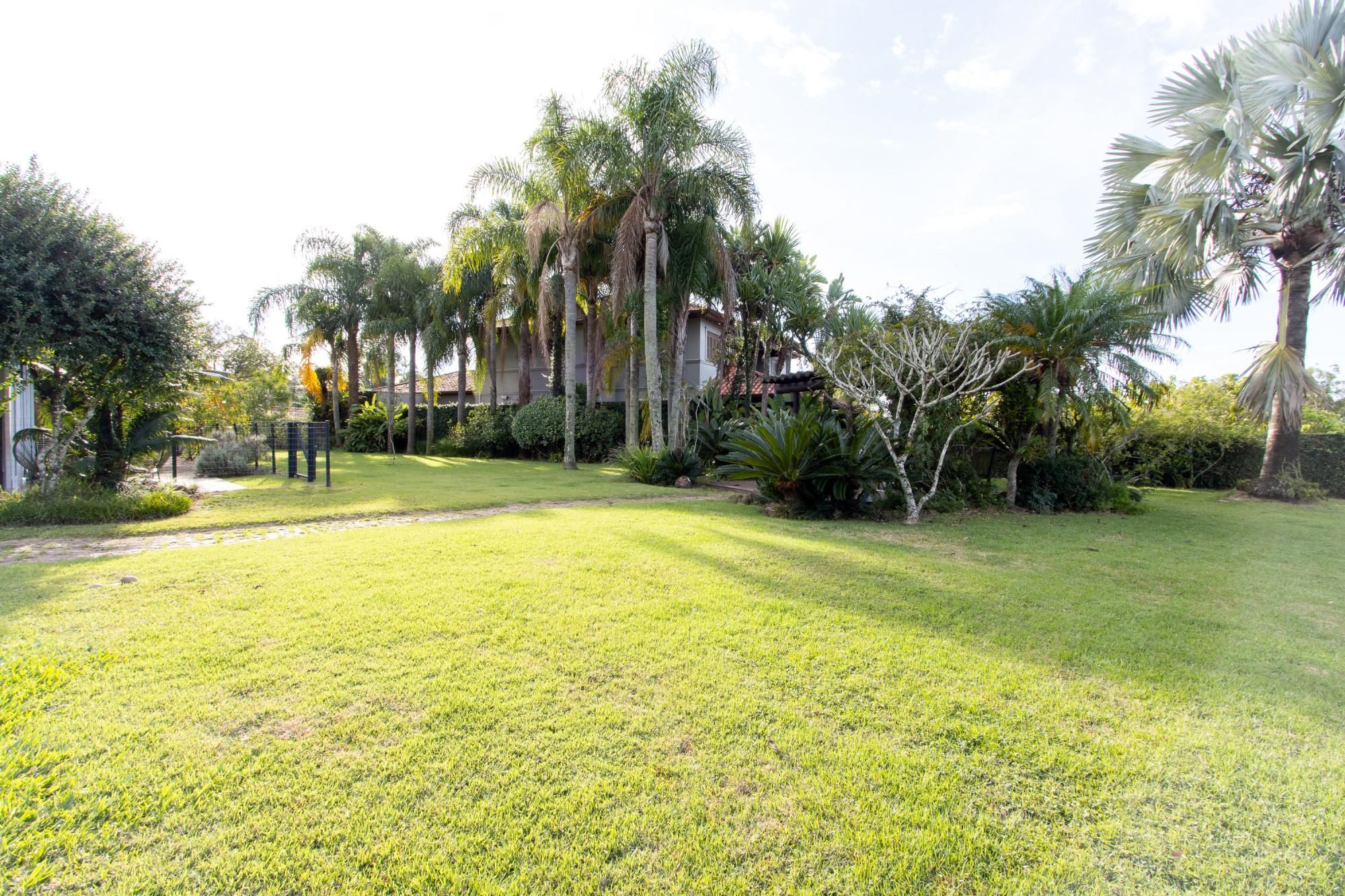 Casa de Condomínio à venda com 4 quartos, 553m² - Foto 32