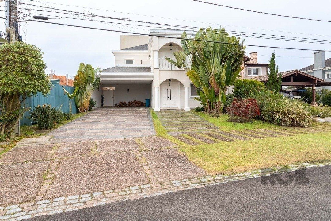 Casa de Condomínio à venda com 3 quartos, 419m² - Foto 1