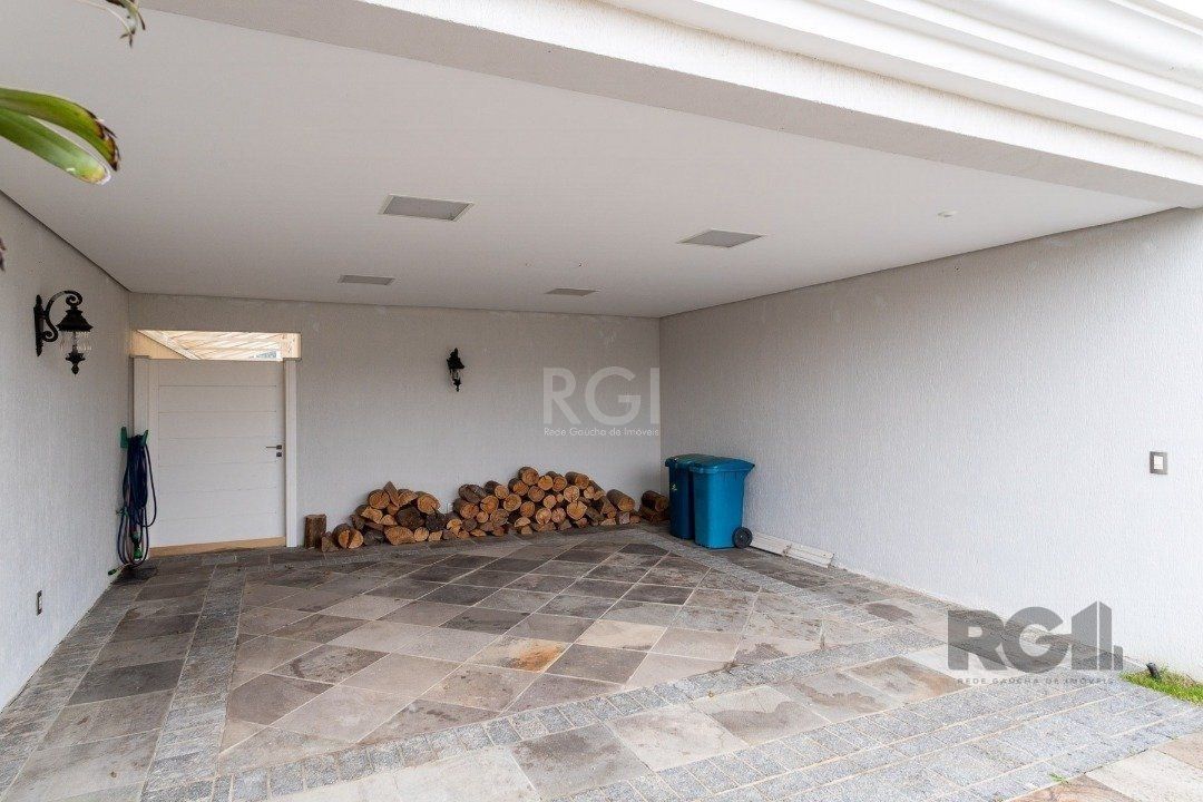 Casa de Condomínio à venda com 3 quartos, 419m² - Foto 2