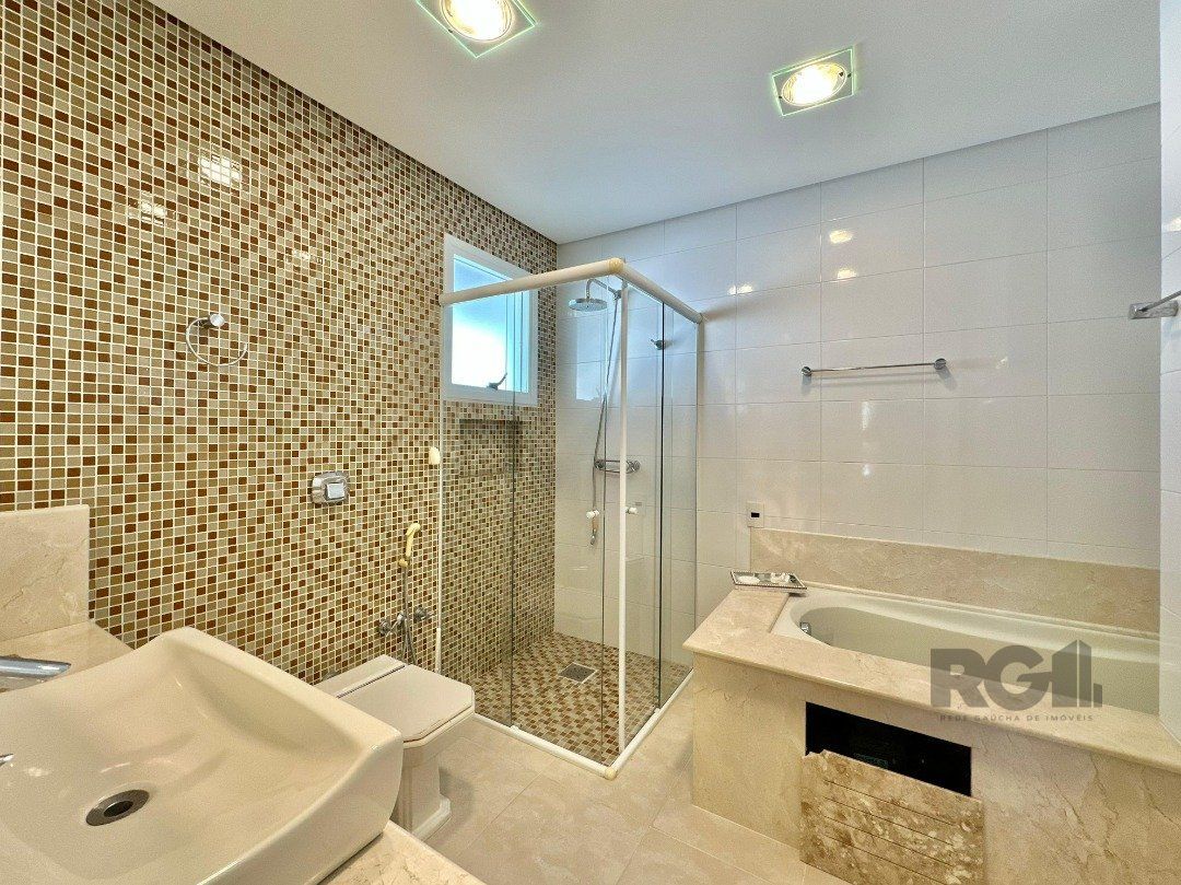 Casa de Condomínio à venda com 5 quartos, 323m² - Foto 21