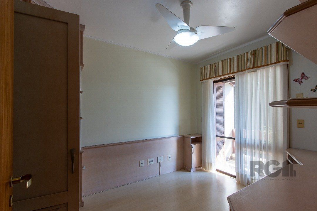 Casa de Condomínio à venda com 4 quartos, 216m² - Foto 37