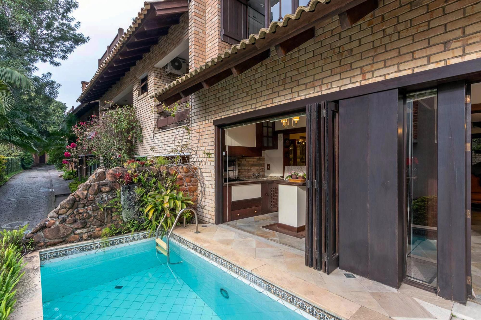 Casa de Condomínio à venda com 3 quartos, 421m² - Foto 4