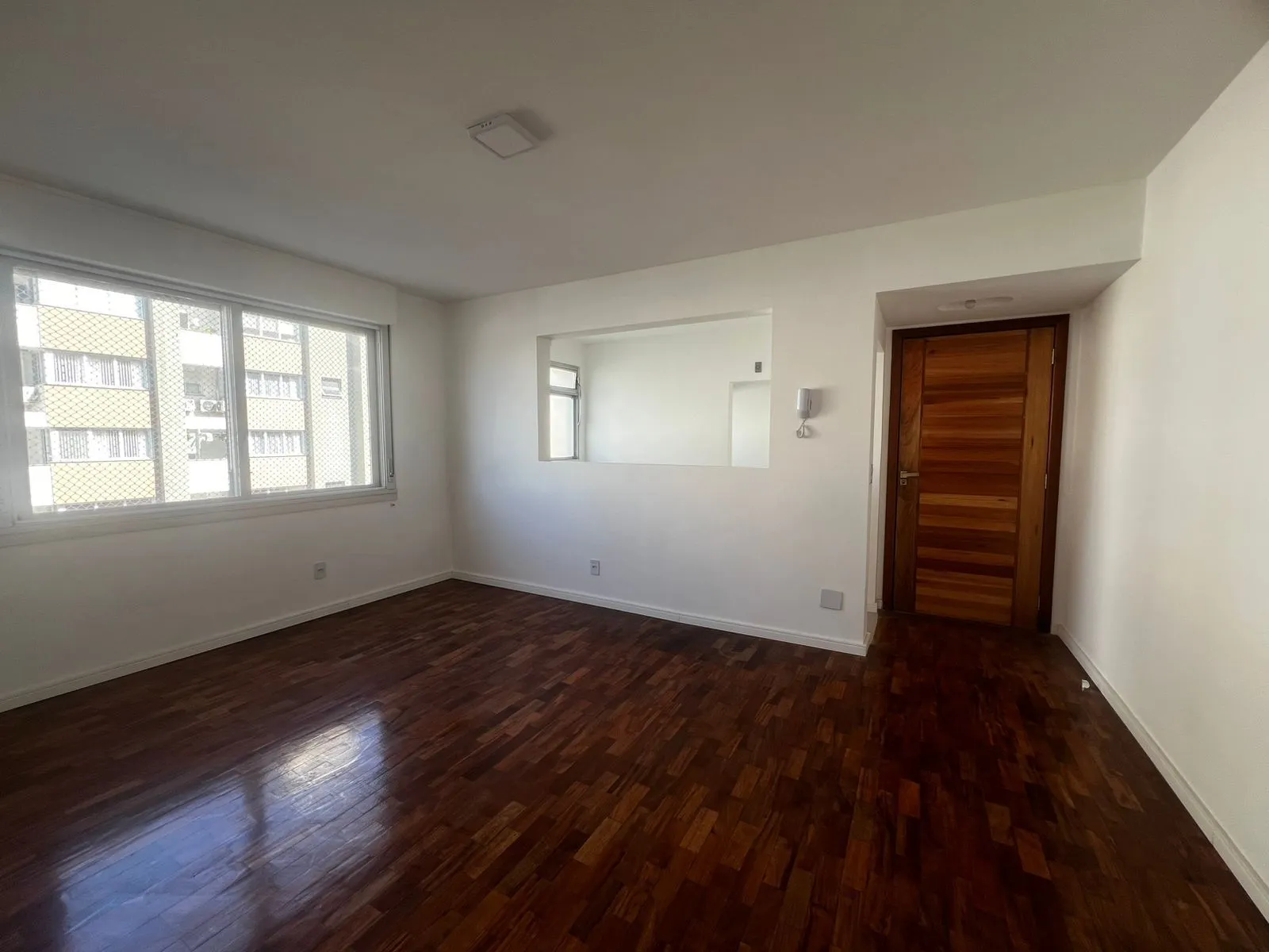 Apartamento com 84m², 2 dormitórios no bairro Menino Deus em Porto Alegre para Comprar