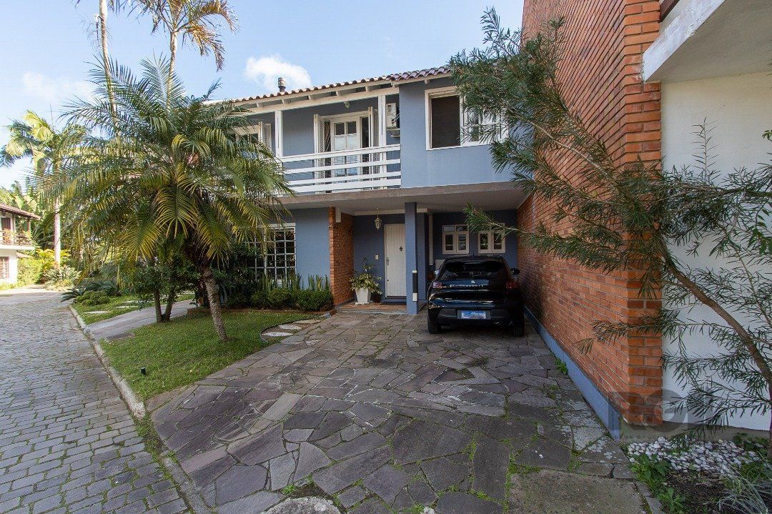 Casa de Condomínio à venda com 3 quartos, 217m² - Foto 1