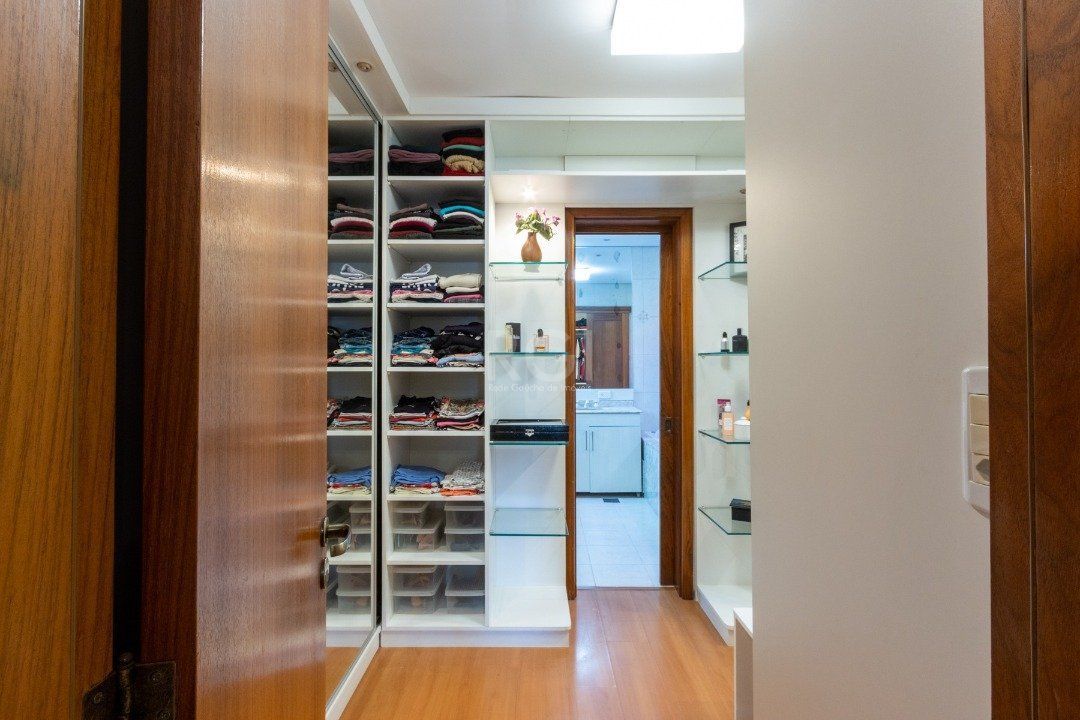 Casa de Condomínio à venda com 4 quartos, 334m² - Foto 23