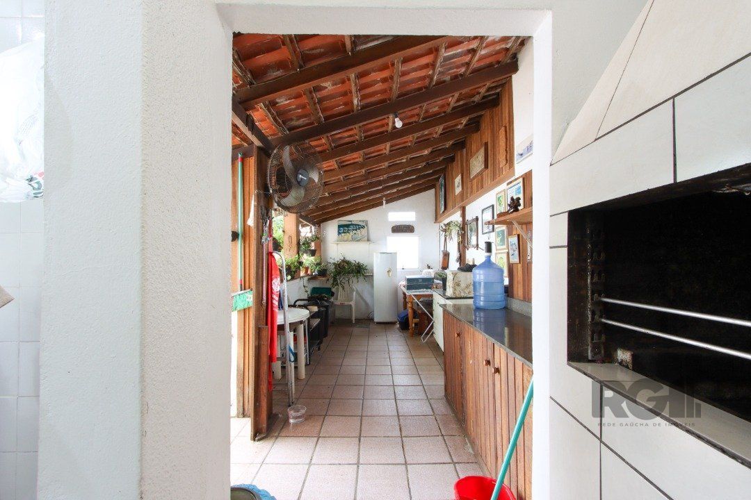 Casa à venda com 4 quartos, 200m² - Foto 34