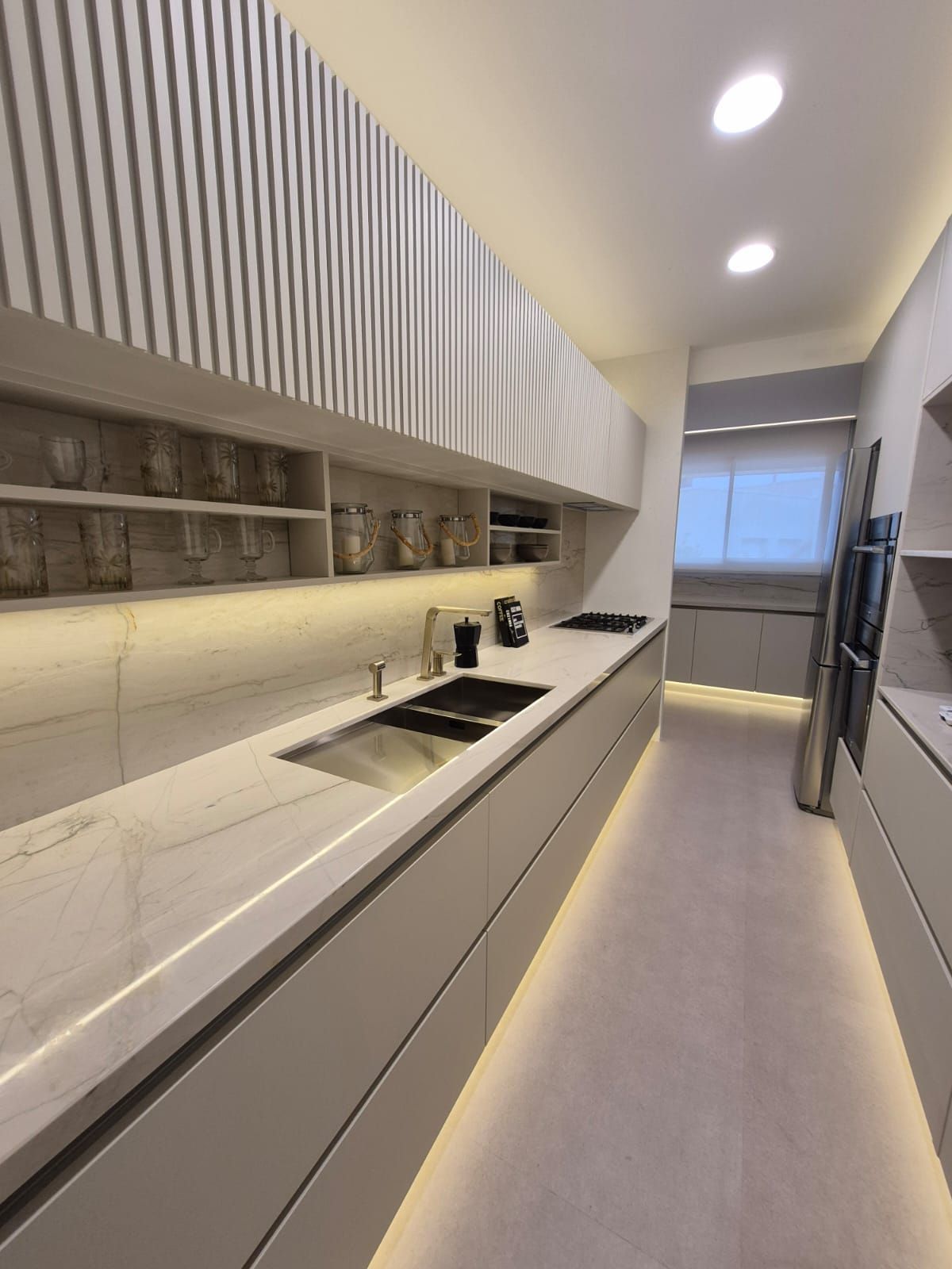 Golden Lake | 142m² Privativos | 4 Suítes | 3 Vagas | Vista para o Guaíba — foto 2