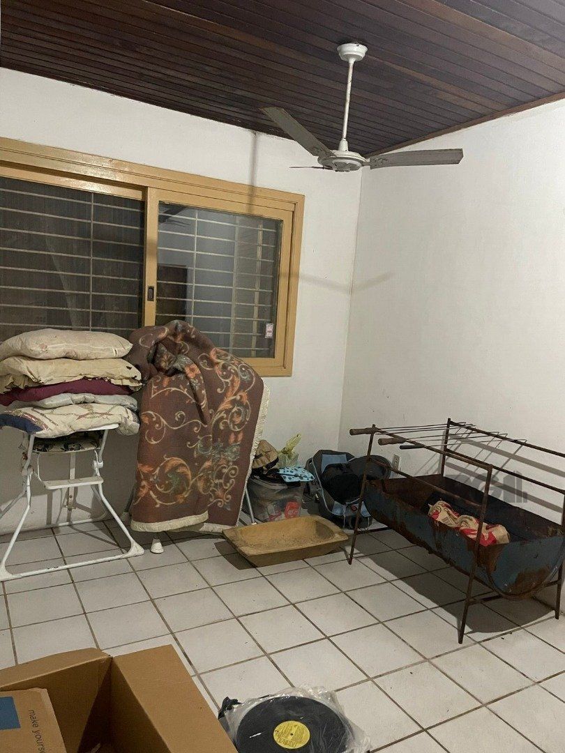 Casa à venda com 6 quartos, 200m² - Foto 12