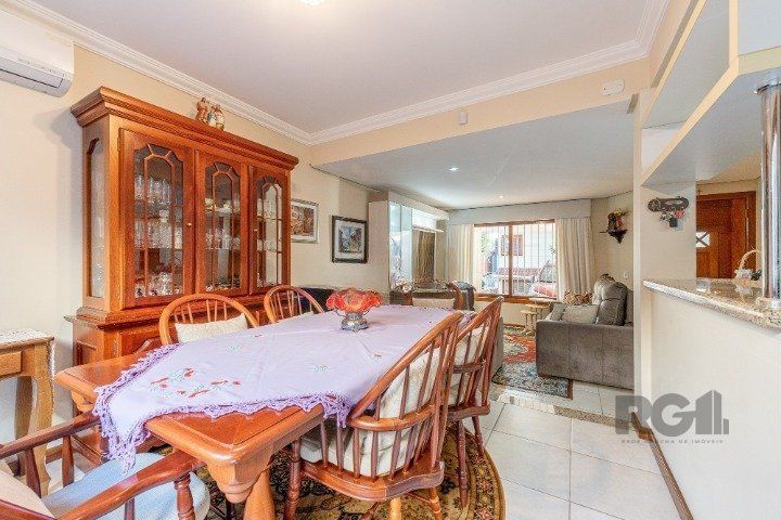Casa de Condomínio à venda com 3 quartos, 250m² - Foto 6