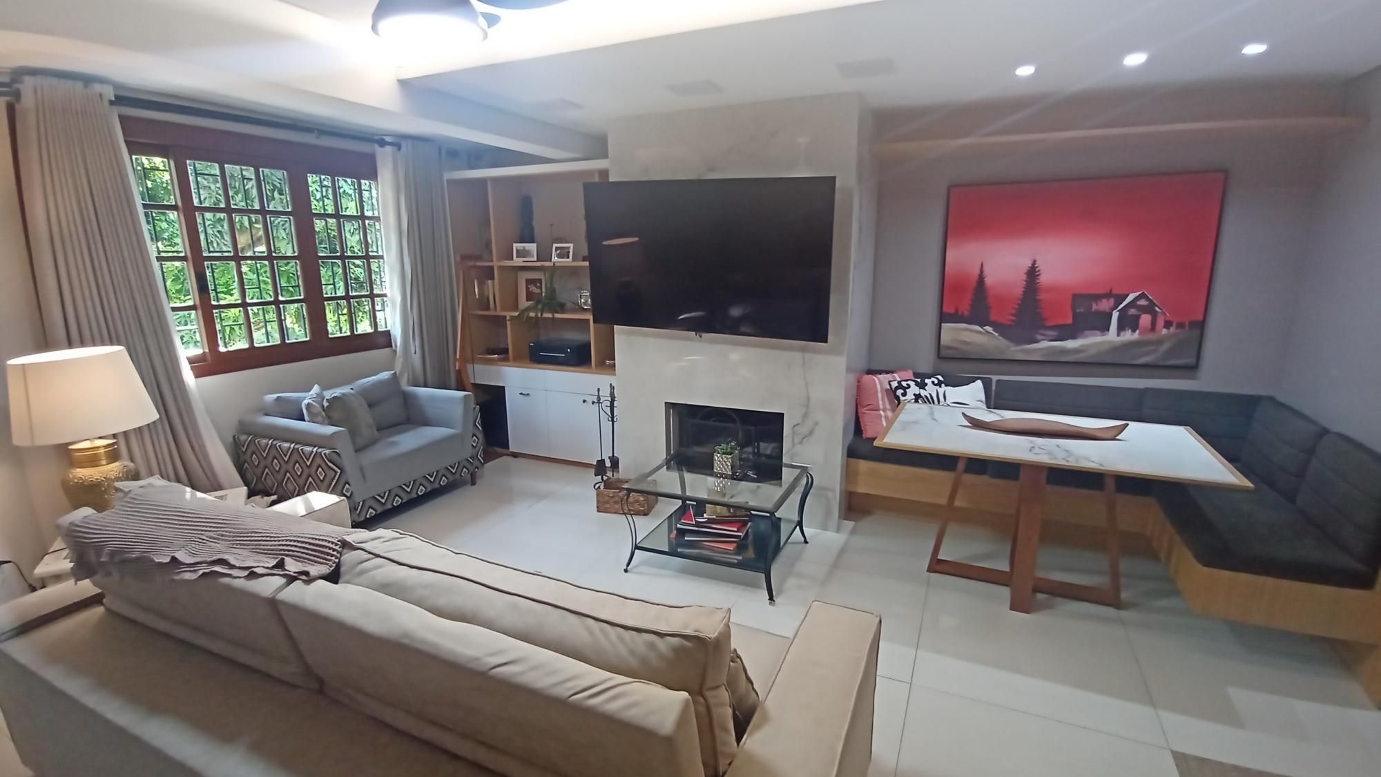 Casa de Condomínio com 3 Suítes, no bairro Tristeza