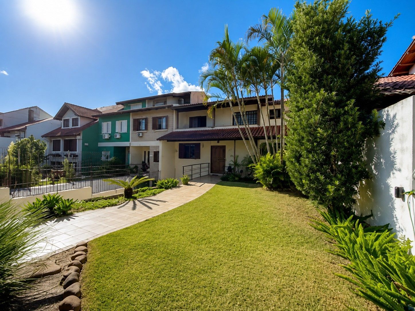 Casa à venda com 382m², 4 quartos e 2 vagas — foto 2