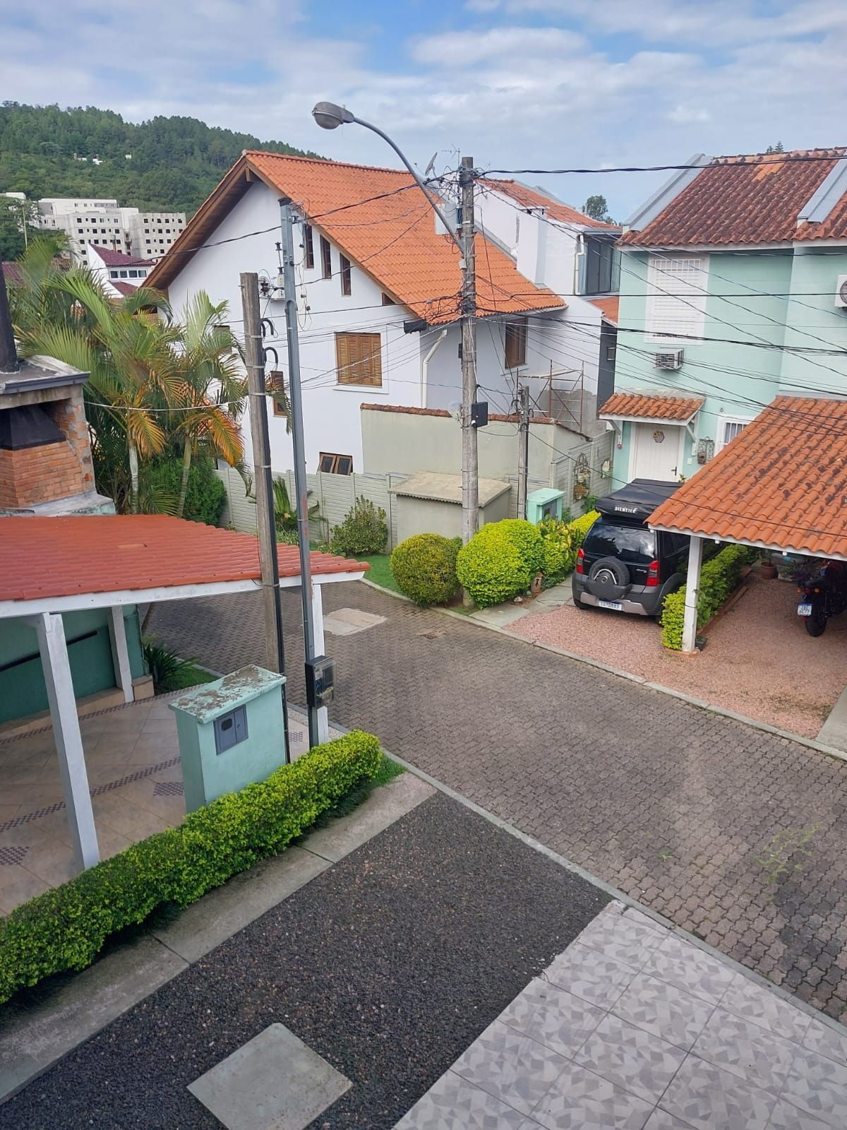 Casa em condominio com 2 dormitorios + garagem prox. Zaffari Juca Batista & Desco
