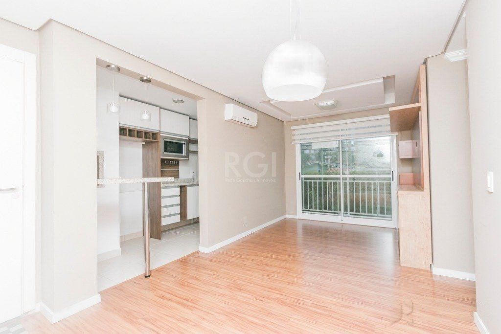 Apartamento à venda com 72m², 3 quartos, 1 suíte, 1 vaga no bairro Camaquã em Porto Alegre