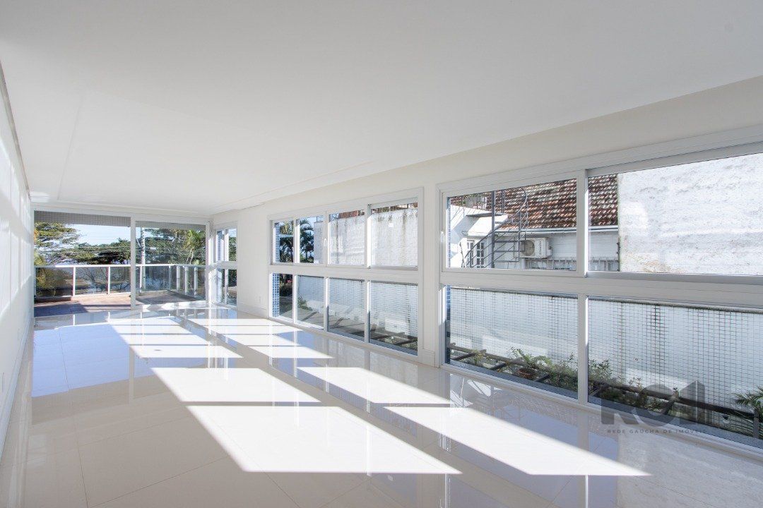 Apartamento à venda com 3 quartos, 190m² - Foto 4