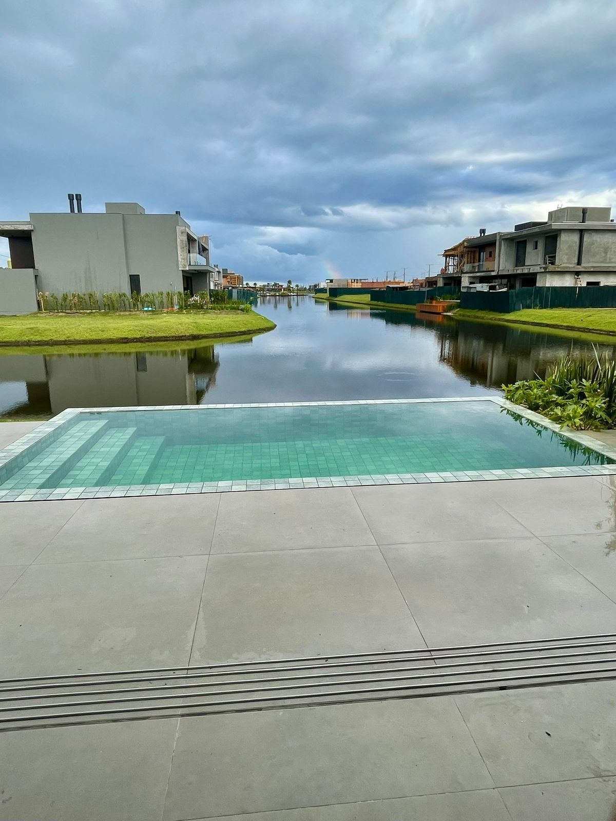Viva a Experiência do Alto Padrão Pronto para Morar: Casa Contemporânea com 5 Suítes e Lazer Completo — foto 5