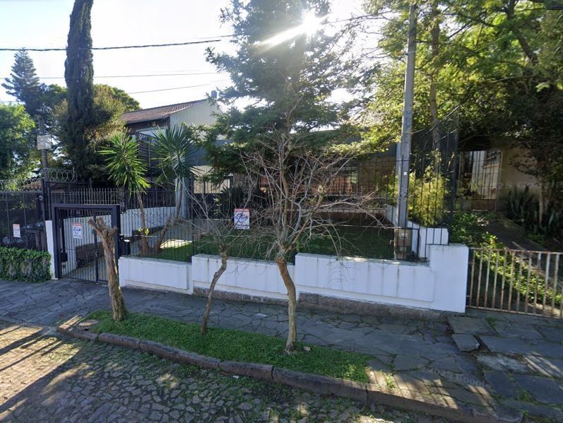 Casa à venda com 3 quartos, 249m² - Foto 1