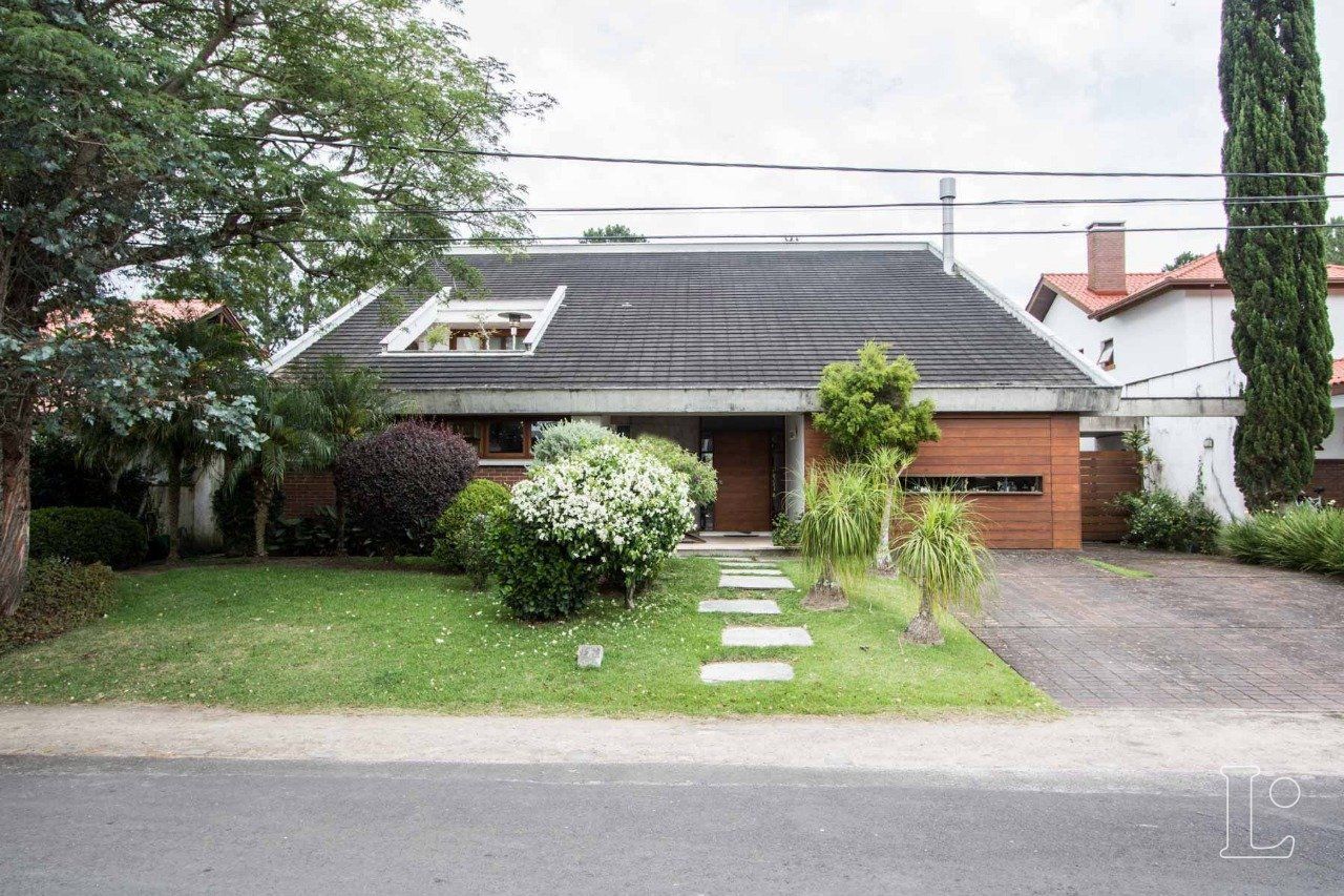 Casa de Condomínio à venda com 4 quartos, 436m² - Foto 1