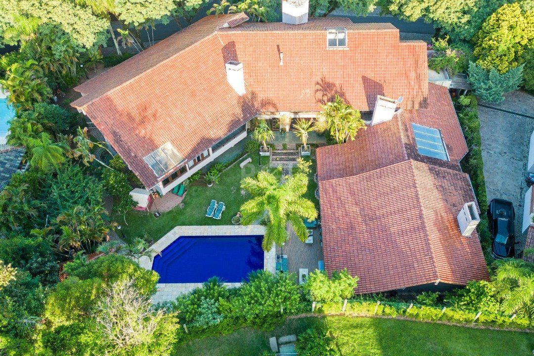 Casa de Condomínio à venda com 8 quartos, 1350m² - Foto 31
