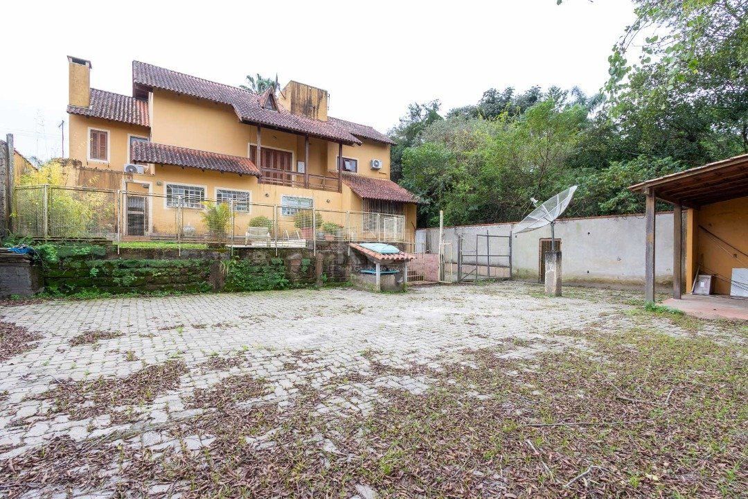 Casa de Condomínio à venda com 3 quartos, 386m² - Foto 32
